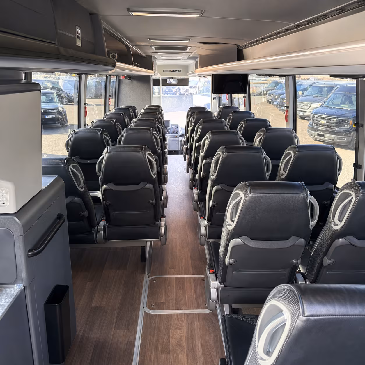 charter buses for corporate commuter routes between elizabeth and new york city