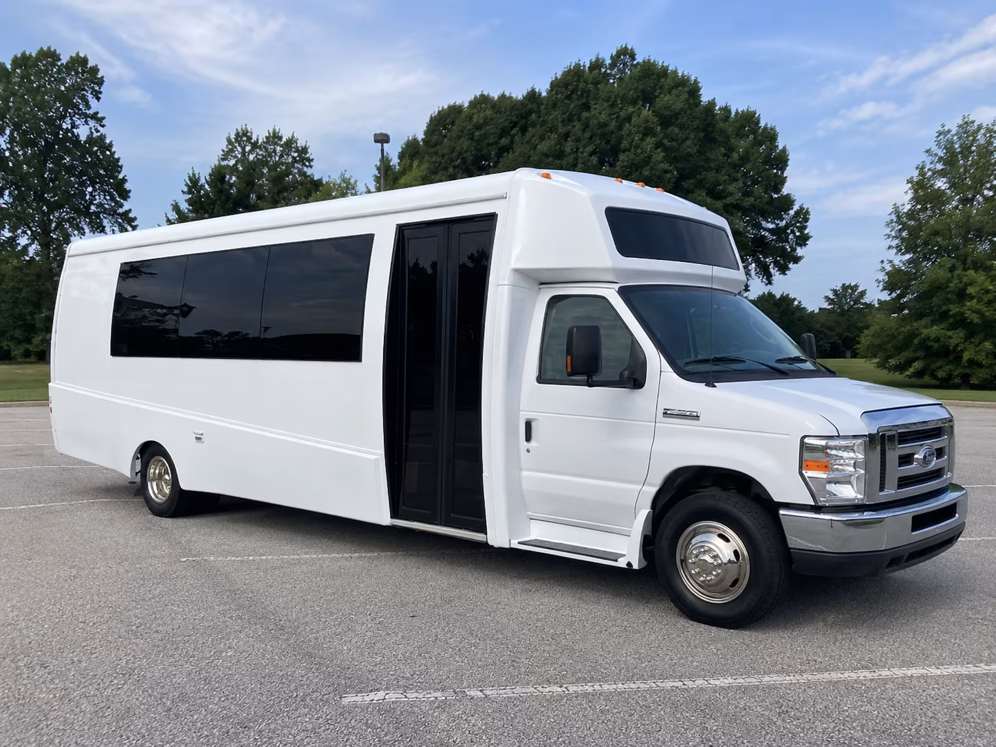 elizabeth 18 passenger party bus