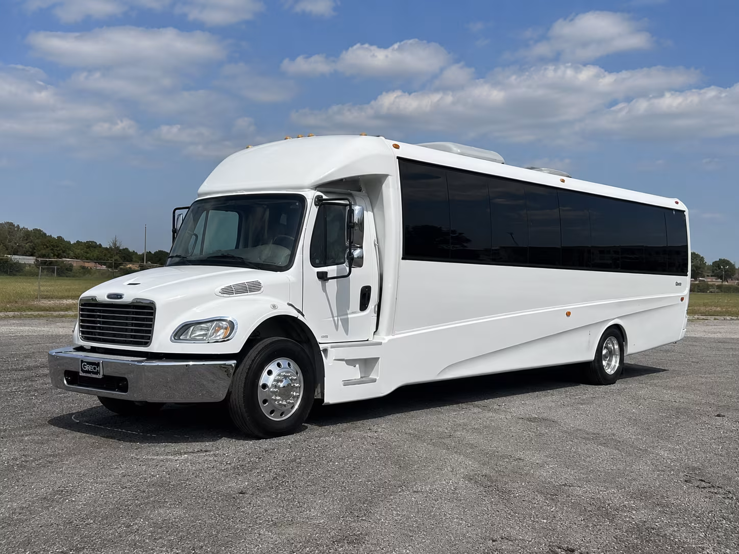 elizabeth 50 passenger party bus